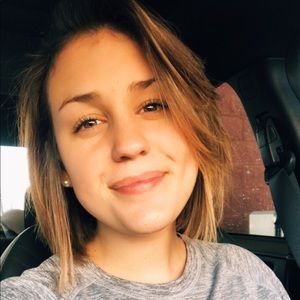 Meet your Posher, Olivia